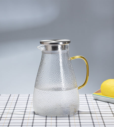 Jug linalopika na vikombe vinne